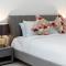 Homey 2BR DAMAC Maison Cour Jardin, Business Bay