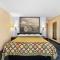 Super 8 by Wyndham Valentine NE