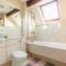 WILLOW RIDGE - a large country house with 3 rental rooms - Clutton