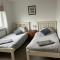 Entire house near beaches, footpaths, dog friendly