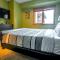 Renovated Condo, 2BR, 2BA, Heated Pool, 3 Hot Tubs, Pets Welcome!