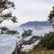 Cannon beach vibes, steps to the beach,WIFI,3 full bedroom en suites with 3 fireplaces,Near Downtown - كانون بيتش