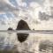 Cannon beach vibes, steps to the beach,WIFI,3 full bedroom en suites with 3 fireplaces,Near Downtown - كانون بيتش