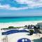 Cancun Hotel Zone, Beachfront 2 BR Apartment - Prime Location
