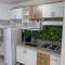 APARTAMENTO DO LAGO, com Churrasqueira privativa , cozinha , internet banda larga, rampa barco e jet, pesqueiro - B101