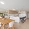 2 bedrooms apartment on the beach and with air conditioning and pool