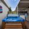 Aura 10 Shoal Bay