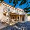 4 Bedroom Gorgeous Home