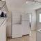 Walk to the Best of Midtown Charming Cottage