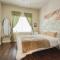 Historic Charm with Parking in Center of Midtown
