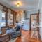 Classic Woodwork and Details in 1912 Colonial - Мемфис