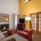 SenS Suites Livermore; SureStay Collection by Best Western - Livermore