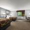 Super 8 by Wyndham Grove City
