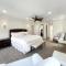 New Construction Modern Luxury Retreat w 6 Beds
