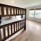 New Construction Modern Luxury Retreat w 6 Beds