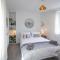 Bright & beautiful 4 bedroom house with sea views