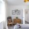 Bright & beautiful 4 bedroom house with sea views