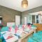 Central Luxury House with Fast Wifi