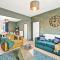 Central Luxury House with Fast Wifi