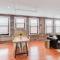 Sophisticated Apartment Downtown