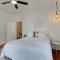 Walk to Overton Square from your Historic Retreat - Мемфис
