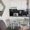 Studio rénové bien équipé avec balcon exposé Sud - FR-1-340-264