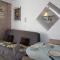 Studio rénové bien équipé avec balcon exposé Sud - FR-1-340-264