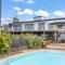 Banksia Beach House