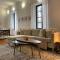 Phaedrus Living: Cozy Down Town House Aischylou
