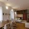 Phaedrus Living: Cozy Down Town House Aischylou