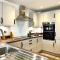 New Stylish Cambridge Townhouse (Free parking) - Long Stanton