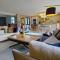 MAGNIFIQUE VILLA LUXE COSY POPPIES HOLIDAY - Normandie Beach Racing, Flipper, Baby-foot, SPA, Jardin Méditerranéen, Plage Riva Bella à 300m, Mer à Pied, Tout Confort, Idéale Familles & Groupes, EVJ à Ouistreham, Proche Cabourg, Week-end & Courts Séjours !