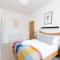 JOIVY Bright and Modern Flat with Desk - 爱丁堡