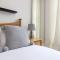 JOIVY Bright and Modern Flat with Desk - 爱丁堡