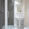 Lakeside property with spa on a nature reserve Bellewater HM32