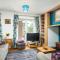 Lakeside property with access into Spa on a nature reserve Bee Cottage HM75