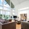Lakeside property with spa access Thistledown HM25