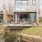Roof terrace lakeside with access into Spa on a nature reserve Water Garden 9 WG9 - 萨默福德凯恩斯