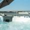 Luxury lakeside property with spa access ML44