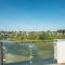 Luxury lakeside property with spa access ML44