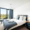 Luxury lakeside property with spa access ML44