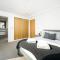 Luxury lakeside property with spa access ML44