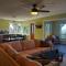 Relaxing 3bdr 2bth Home with Gorgeous View - Sechelt