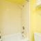 Royal Kuhio 1704 - Spacious Studio with Stunning Mountain Views in the Heart of Waikiki! - هونولولو