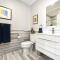 HostWise Stays - The Washington at Chatham - Free Parking, Private Gym, Skyline Views! - 匹兹堡