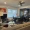 Modern Ranch near Knapp Center, Downtown - 德梅因