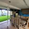 Searenity, Waterside studio in the heart of Treasure Island, walk to beach - سانت بيتي بيتش