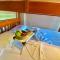 Condomínio Mediterranee Residence por Be My Guest