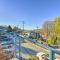 Sleek Seattle Home with Rooftop Patio and Views!