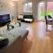 Modern 3BR House For Contractors